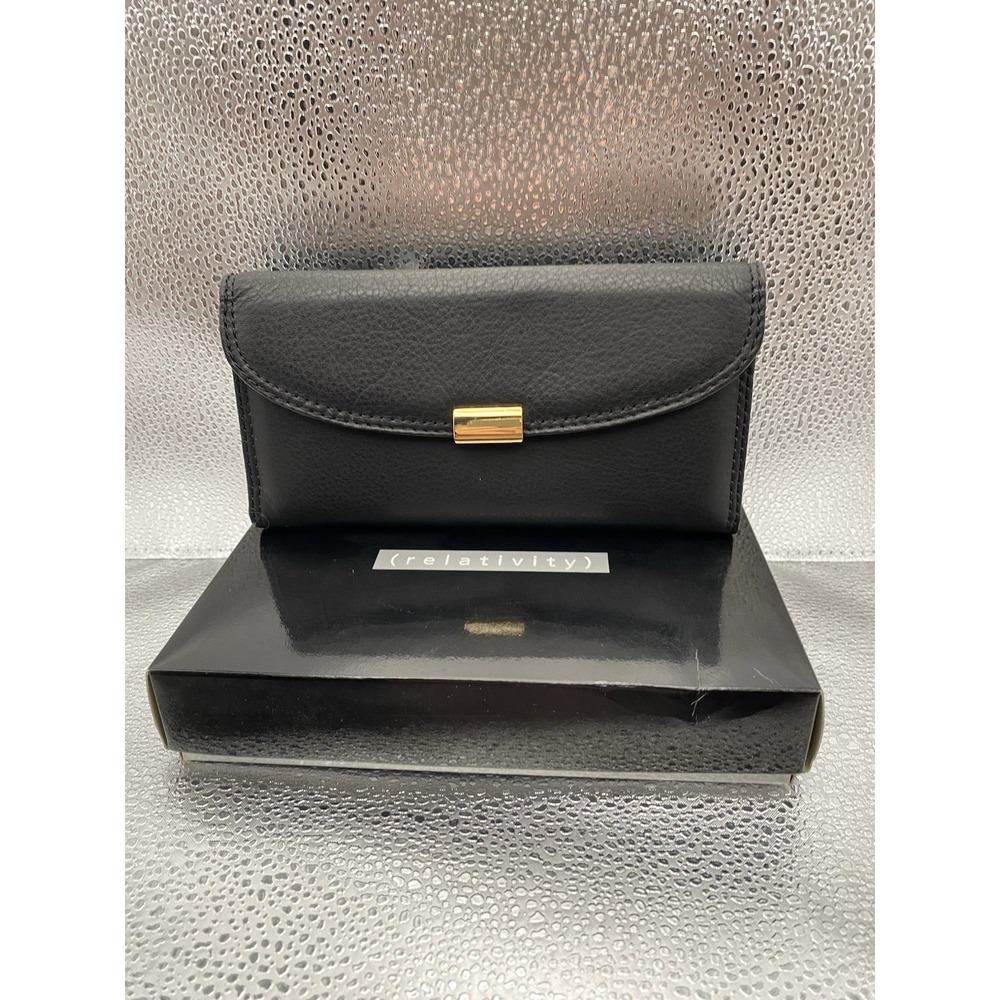 Relativity‎ Black Solid Pattern Women's Wallet with Photo Holder and Gold Clasp